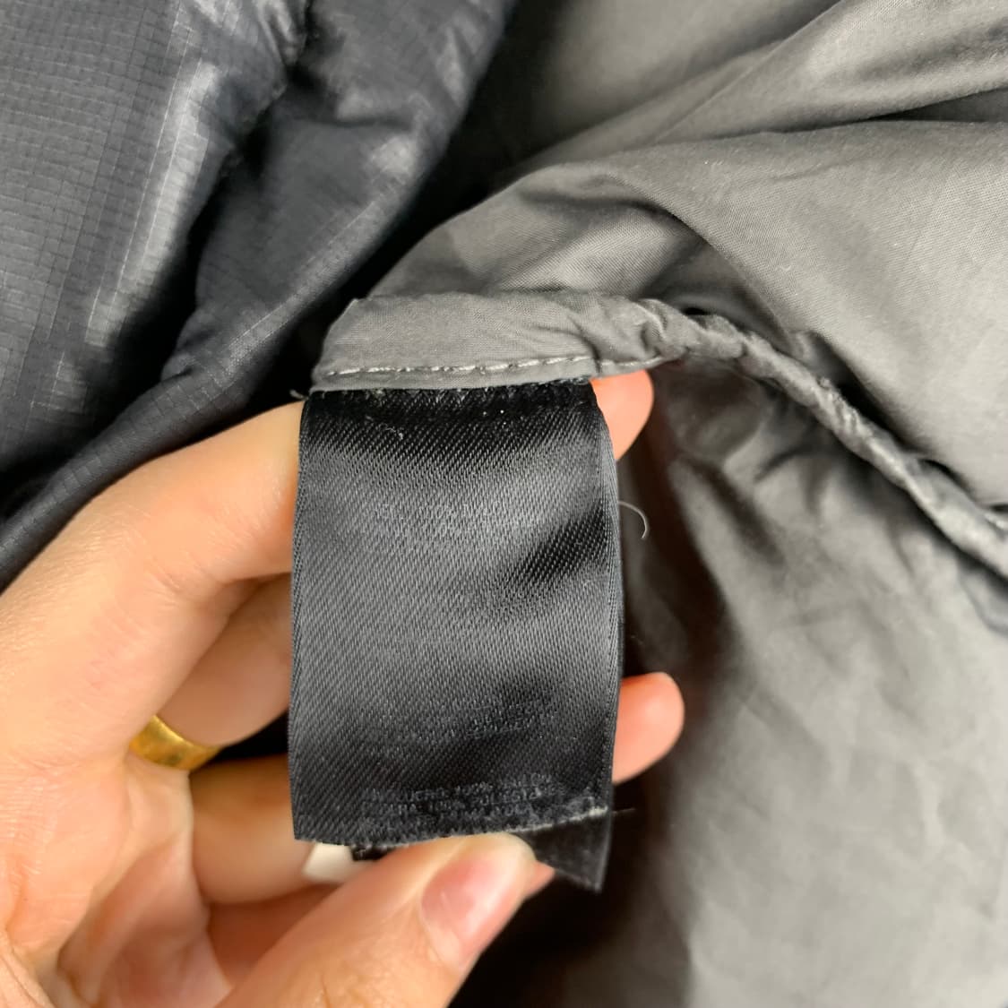 노스페이스 미주판 눕시 레트로 700 블랙 패딩 상품이미지7