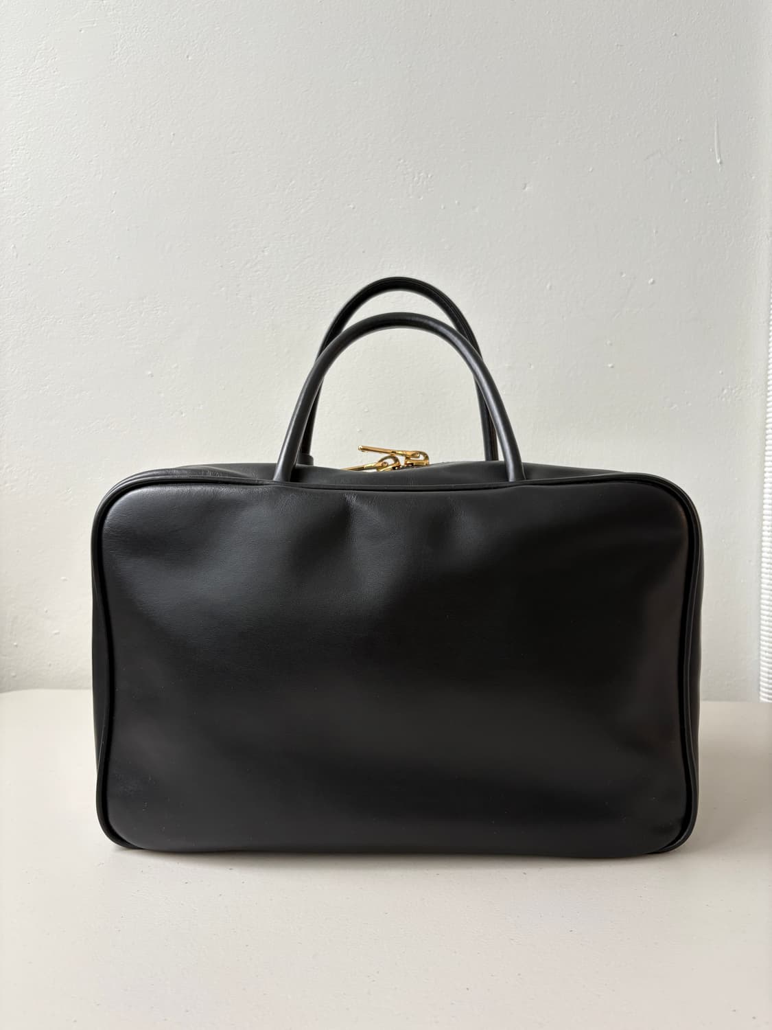 미우미우 보백 블랙 라지 상품이미지2