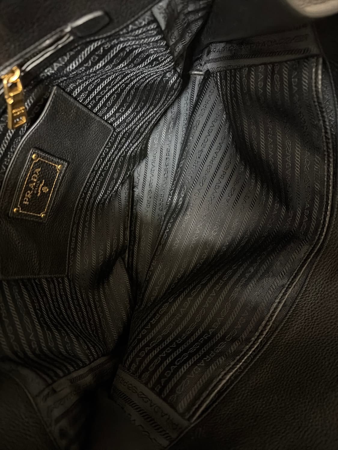 프라다 비텔로 다이노 사이드지퍼 숄더백 쇼퍼백  상품이미지4