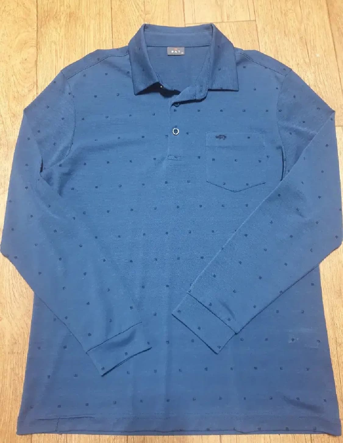 PAT 긴팔 카라티 95 사이즈입니다 상품이미지2