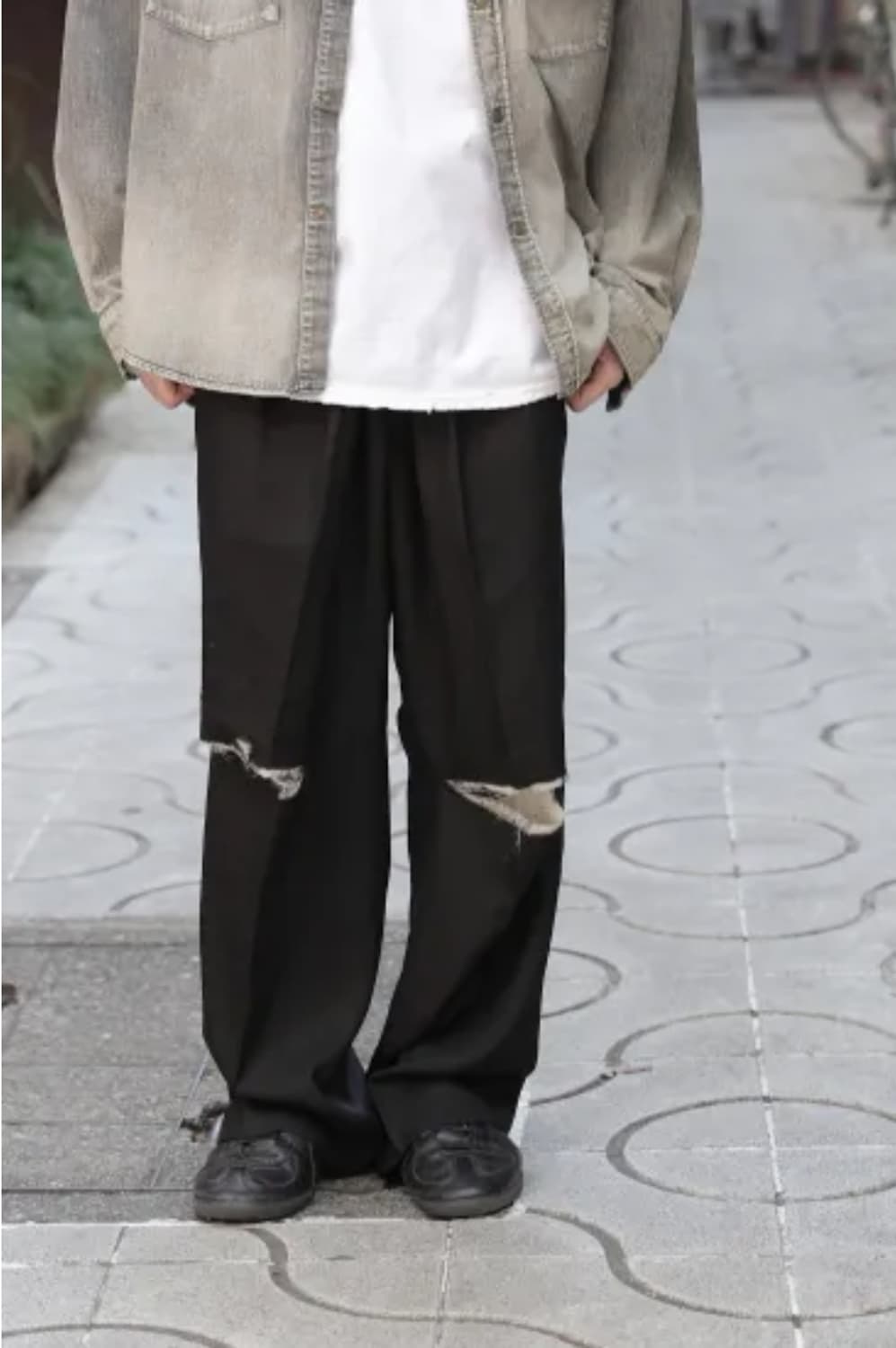 [1] 안셀름 ANCELLM 데미지 울 슬렉스 블랙 상품이미지1