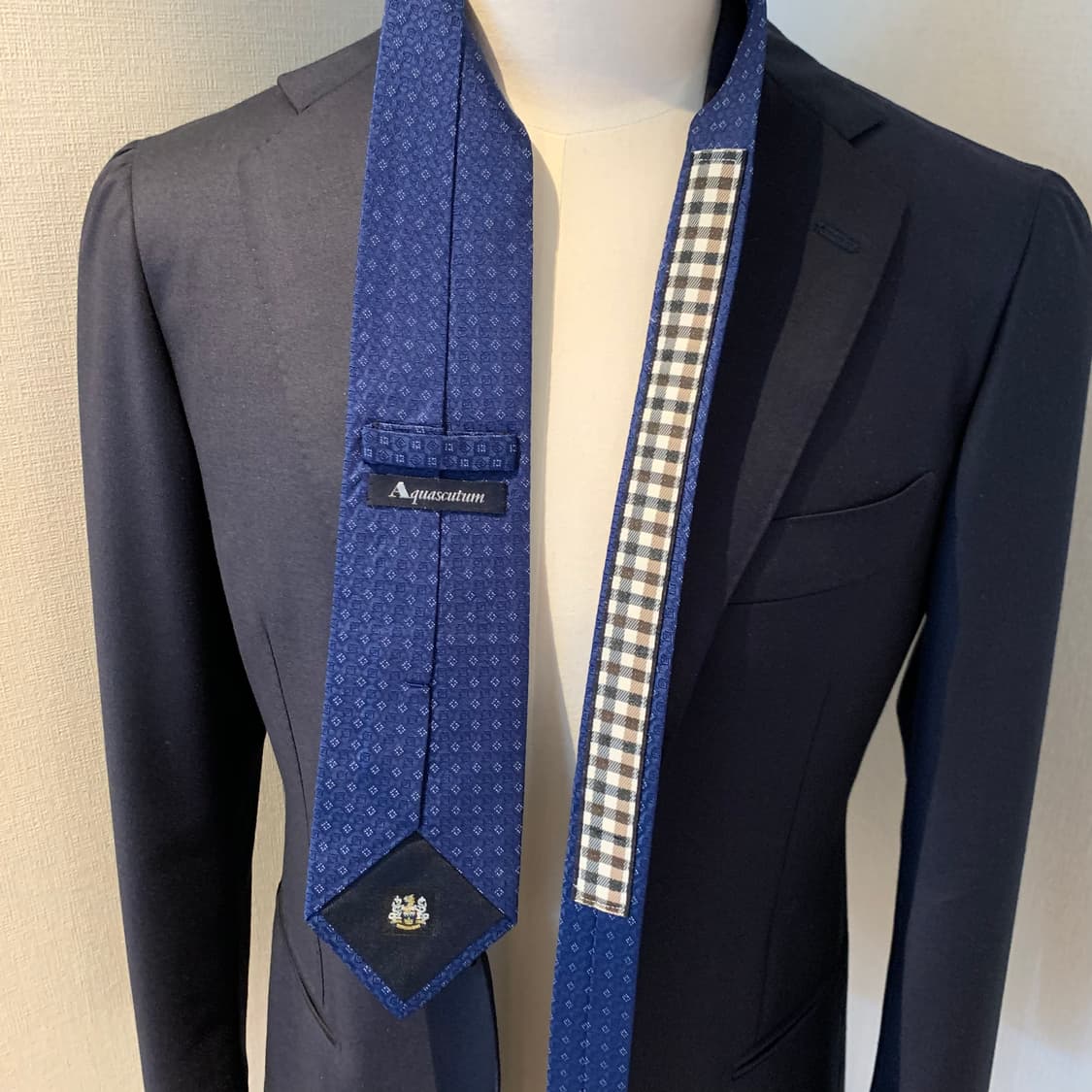 아쿠아스큐텀 명품 네이비 정장넥타이 100실크 A+등급 최상급 상품이미지2
