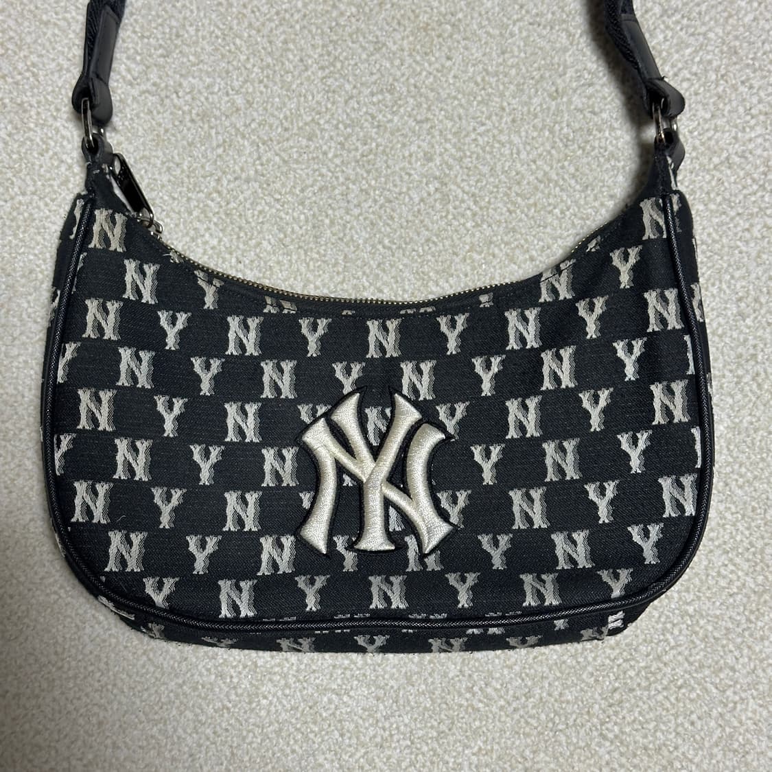 MLB 모노그램 자카드 호보백 상품이미지2