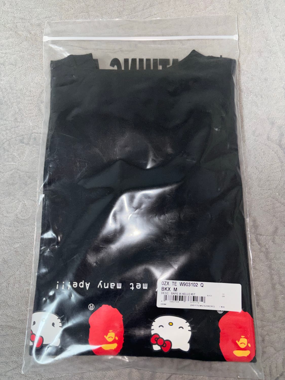 베이프 산리오 캐릭터즈 헬로 키티 티셔츠 블랙 M 미개봉 새상품 상품이미지2