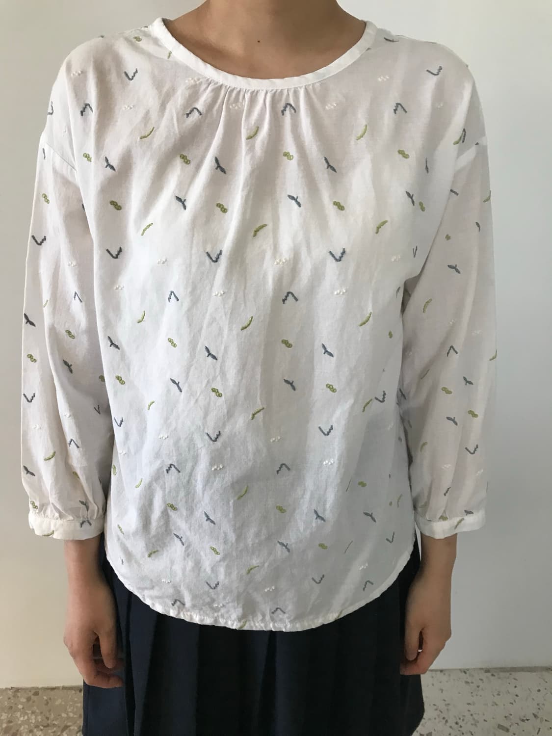 모리걸 도형 화이트 블라우스 상품이미지3