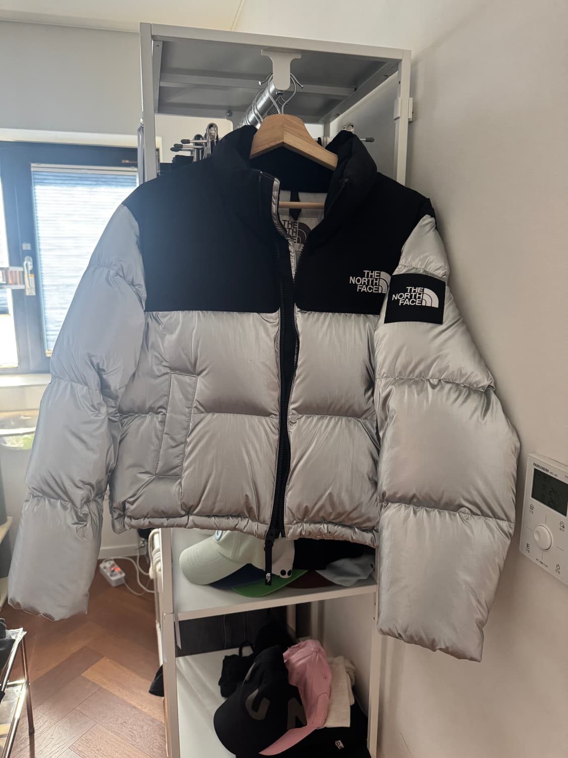 노스페이스 화이트 라벨 노벨티 눕시 다운 자켓 SE 실버 상품이미지2