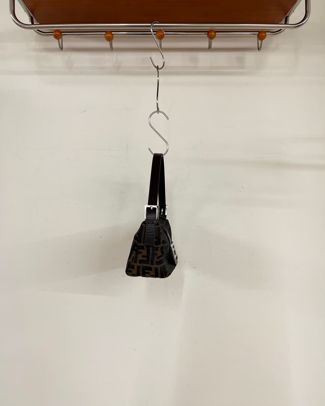 펜디 브라운 주카 바게트 백 상품이미지5