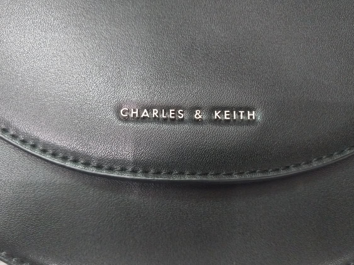 찰스앤키스 새틴 스카프 세미 서클백 상품이미지8