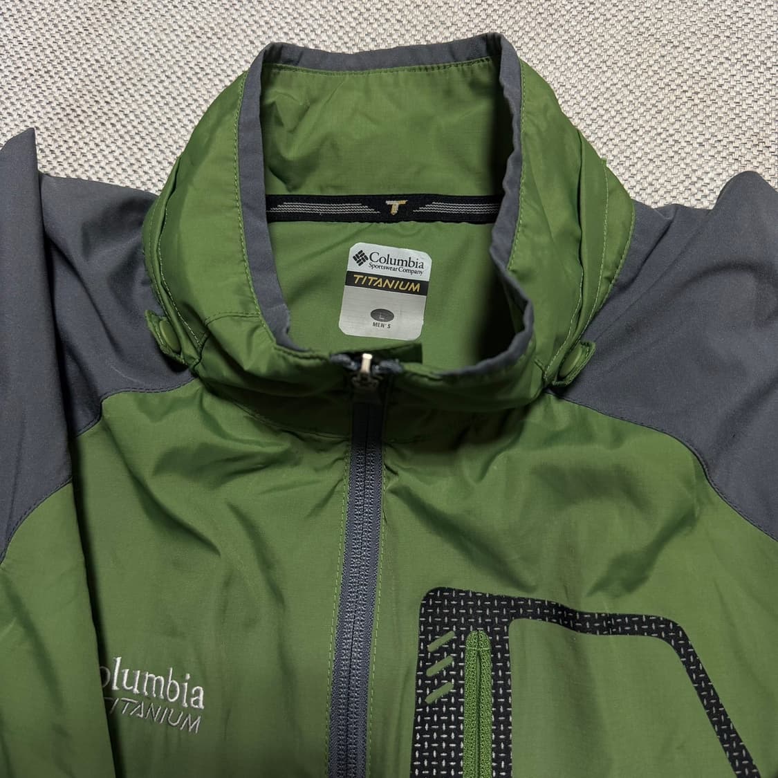 컬럼비아 티타늄 옴니 쉴드 경량 바람막이 상품이미지2