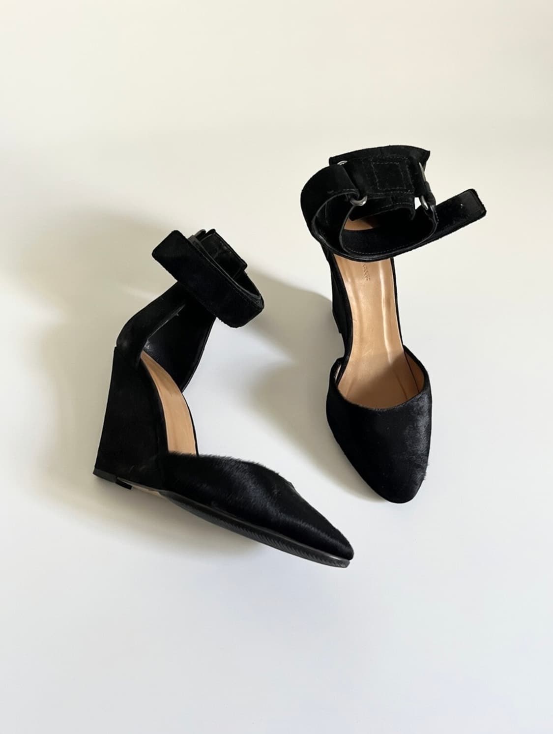 이자벨마랑 포니헤어 웨지 스트랩힐 상품이미지2