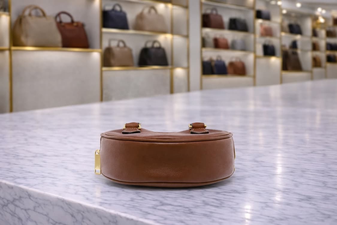 [A급] 셀린느 하트백 미디엄 탄 판매합니다!!! 상품이미지3