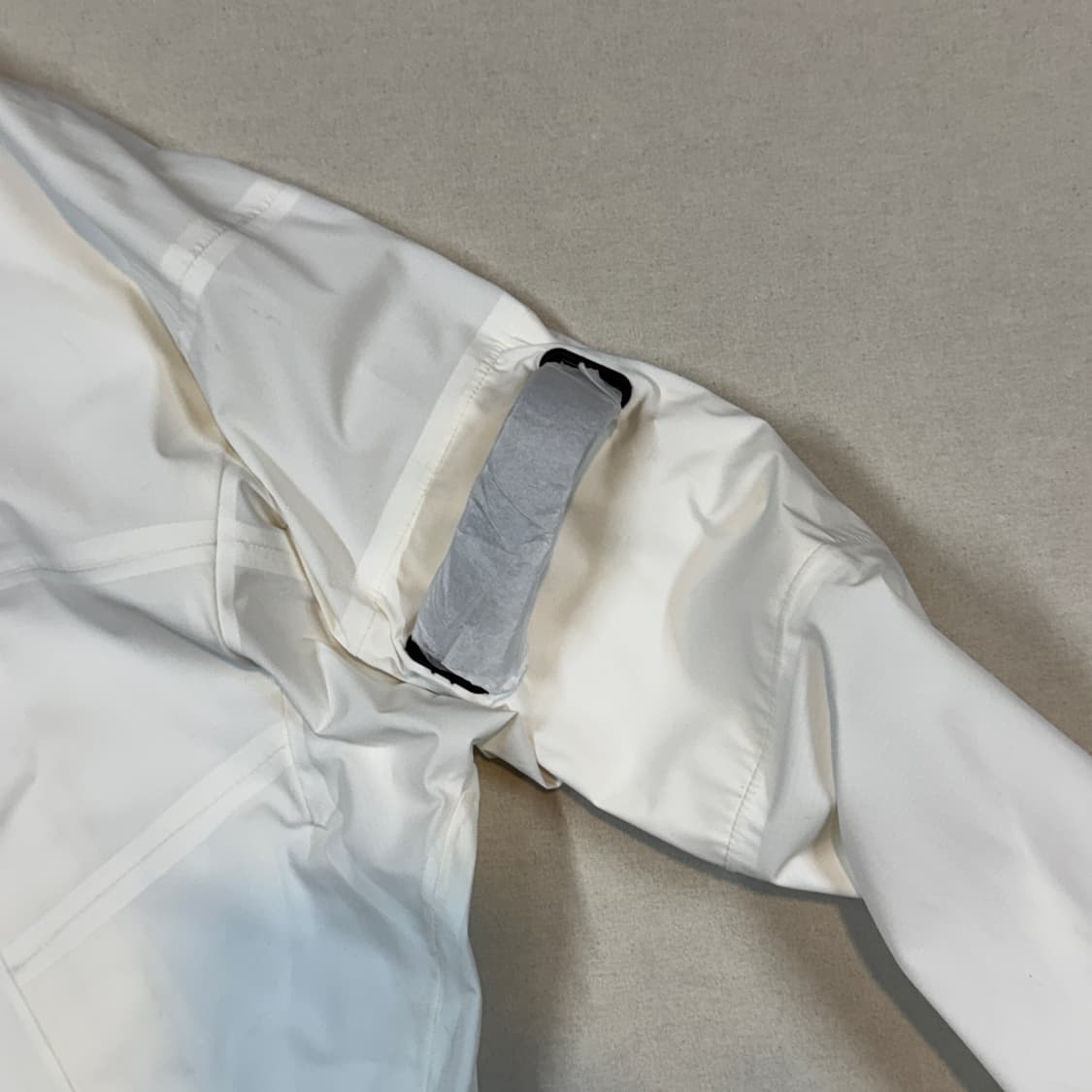 XL) 내셔널지오그래픽 화이트 바람막이 후드 자켓 미사용품 상품이미지3