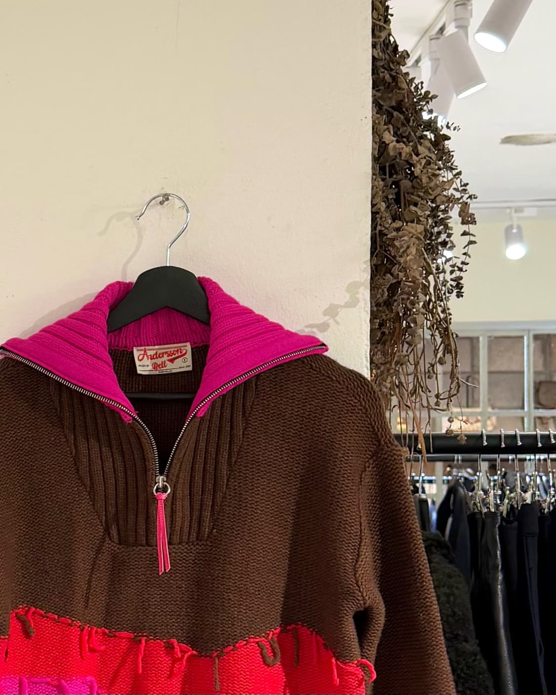 앤더슨 벨 브라운 스트라이프 울블랜드 마운틴 하프 집 스웨터 상품이미지3