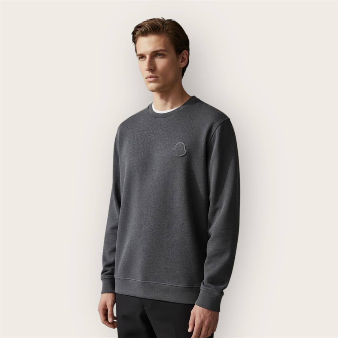 .XXL/ 몽클레어 기모 자수패치 그레이 맨투맨 상품이미지1