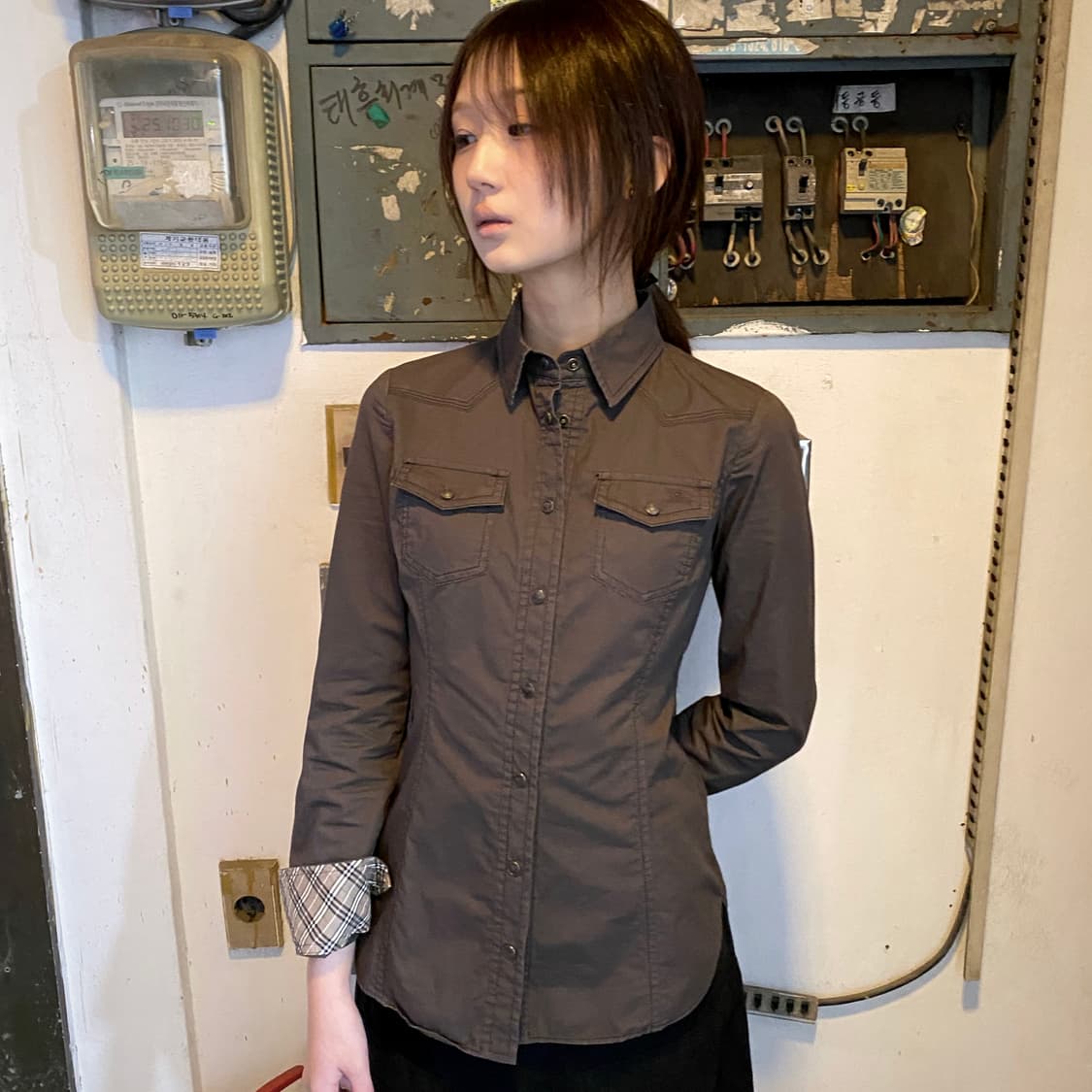 버버리 블루 라벨 프로섬 로고 엠로이더리 포켓 웨스턴 셔츠 상품이미지1