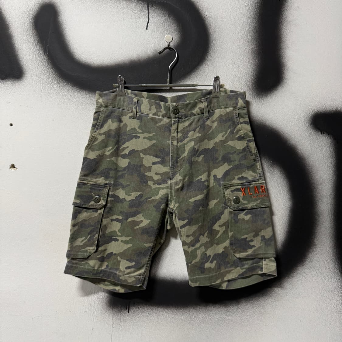 X-Large 엑스라지 자수 디테일 카모 와이드 카고 쇼츠 팬츠 상품이미지1