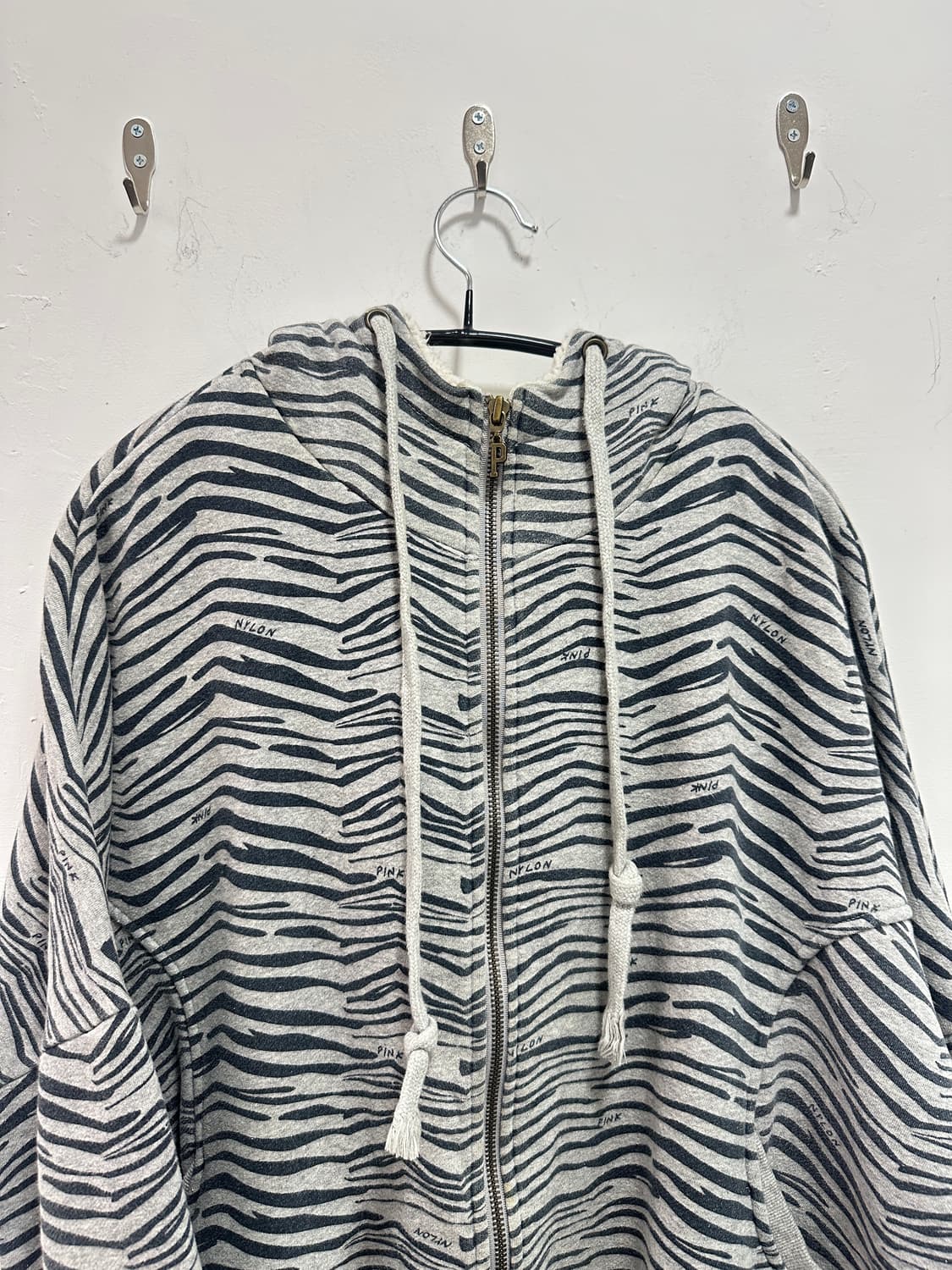 ‘Pink’ zebra pattern big hoodie 상품이미지4