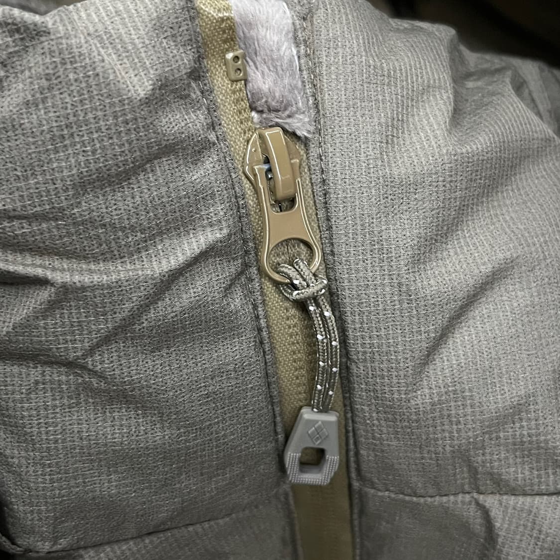 [정품/100] 몽벨 패딩 점퍼 카키색 후드 b18 상품이미지7