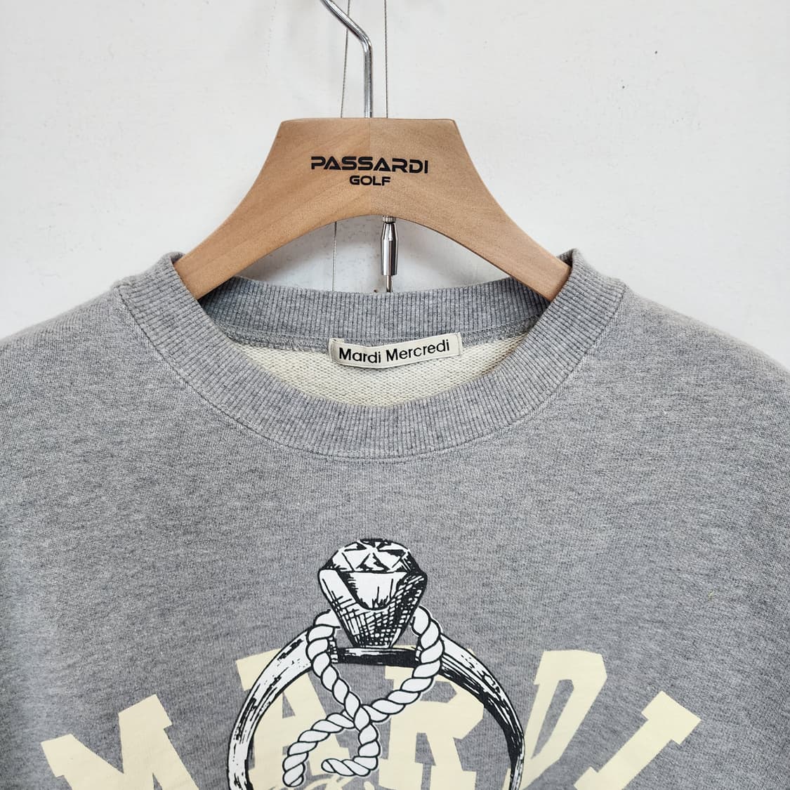 마르디 메크르디 맨투맨 그레이 상품이미지2