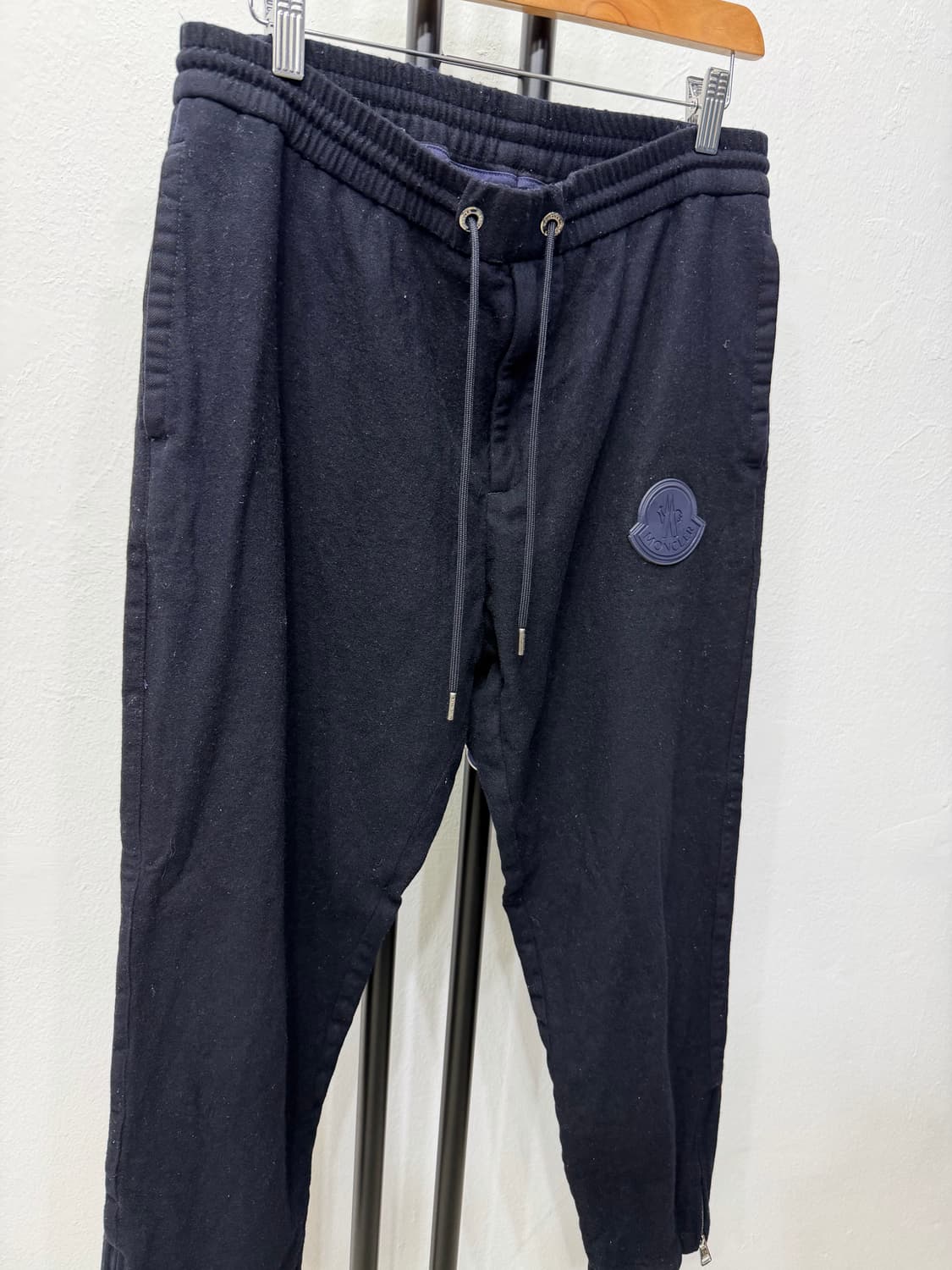 정품) 몽클레어 20ss 남성 로고패치 팬츠 48(L) 상품이미지2