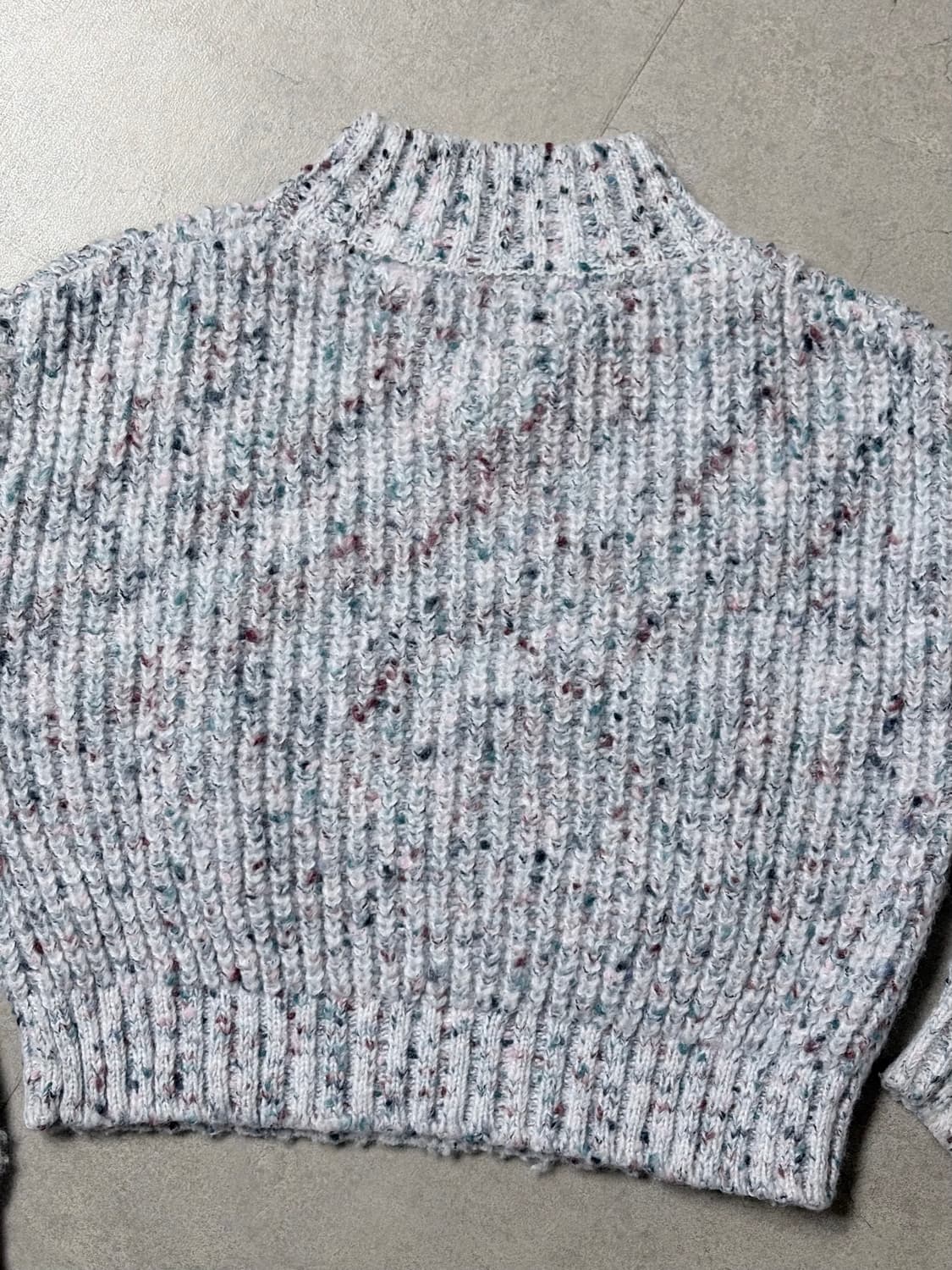 타미진스 화이트멜란지 반폴라 니트 상품이미지3