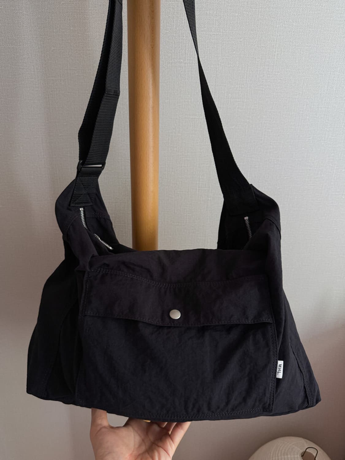 MHL - Soft Shoulder Bag (Natural Black) 상품이미지2