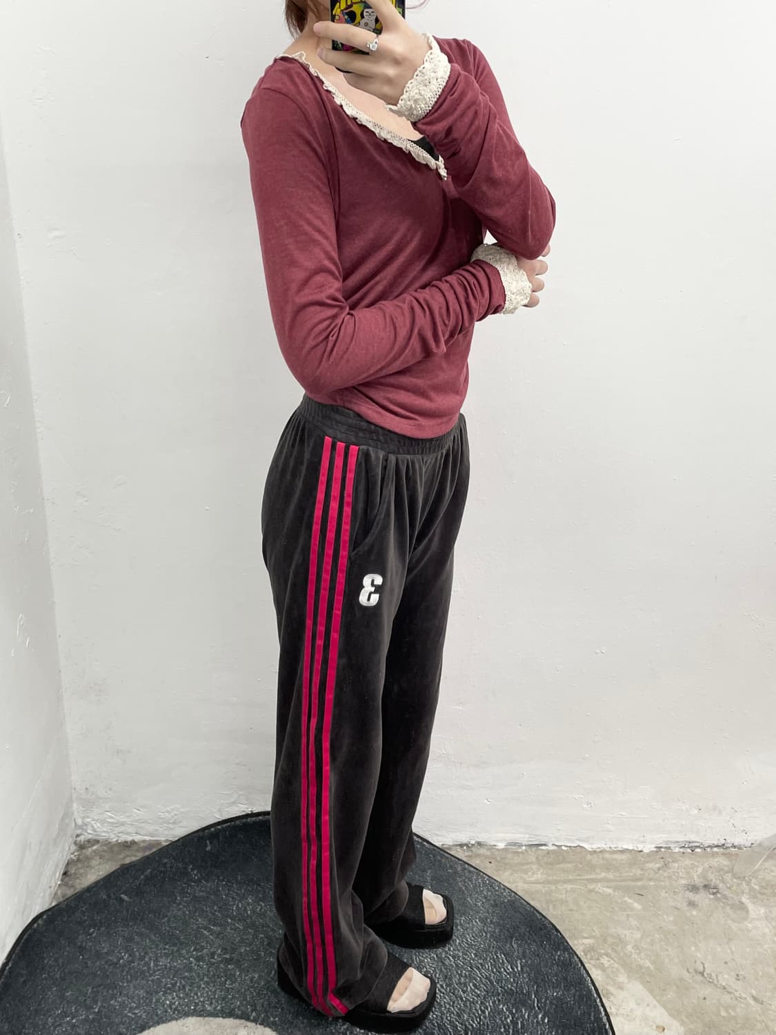 JPN 아디다스 벨로아 로고 트랙팬츠 상품이미지4