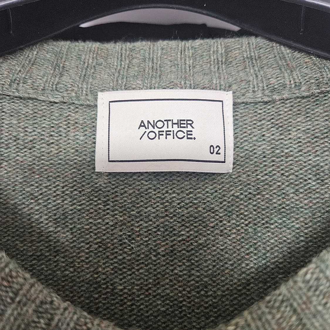 어나더오피스 라운드넥 가디건 그린 02 상품이미지3