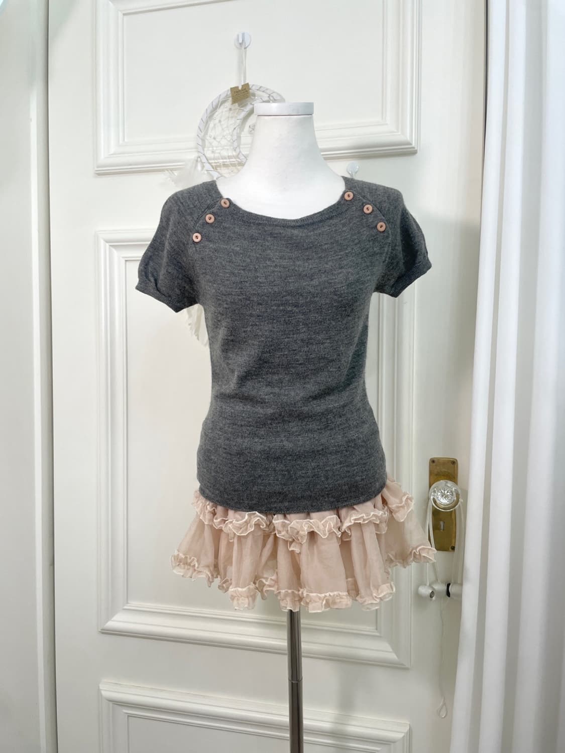 charcoal button point knit top 상품이미지1