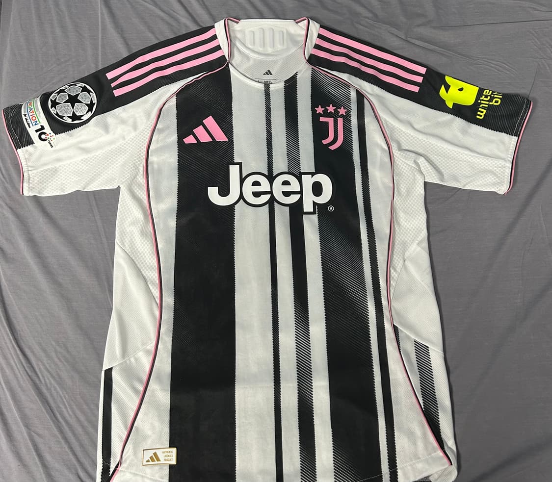 25/26 유벤투스 홈 어센틱 유니폼 상품이미지1