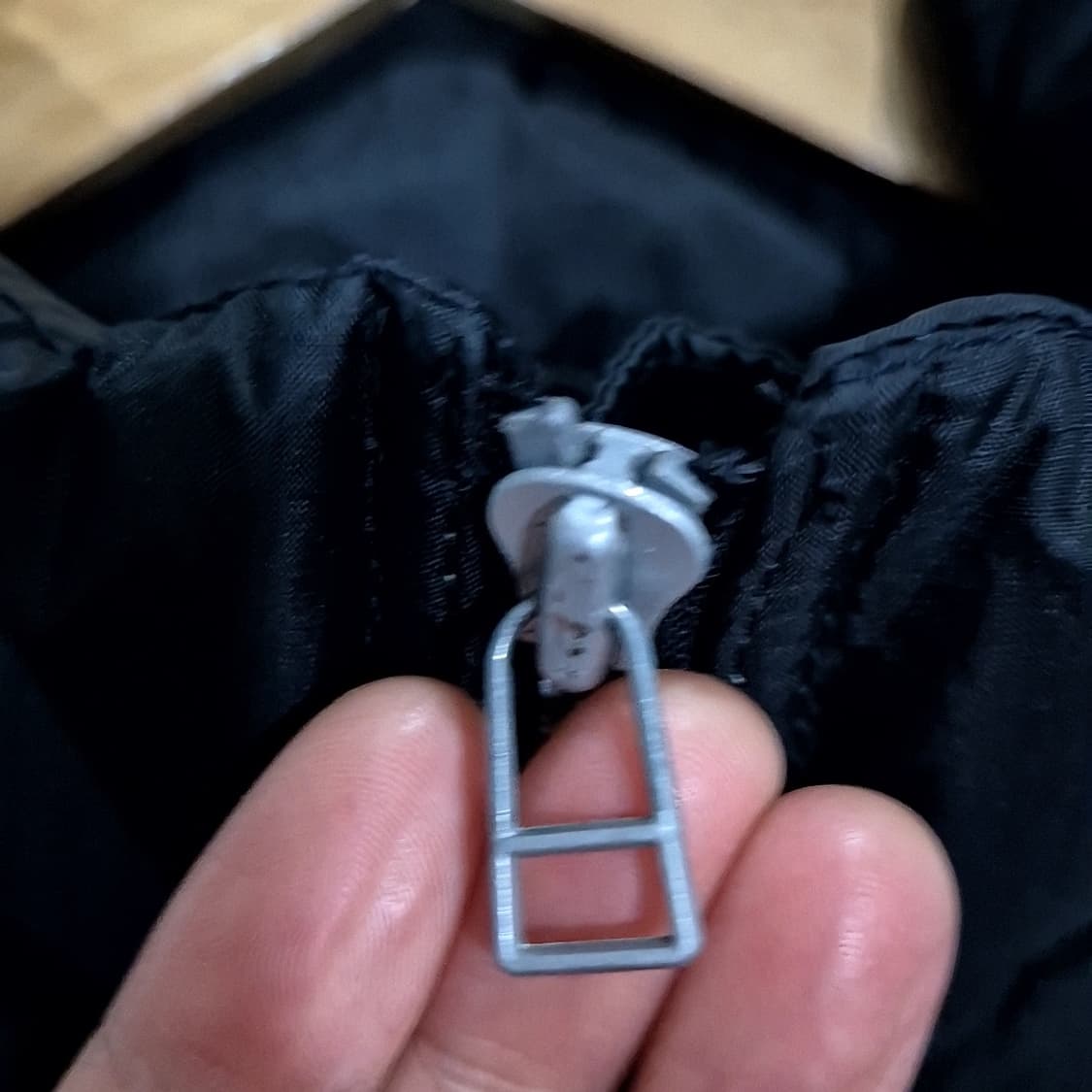 타미힐피거 어센틱 기어 빅로고 패딩 조끼 상품이미지5