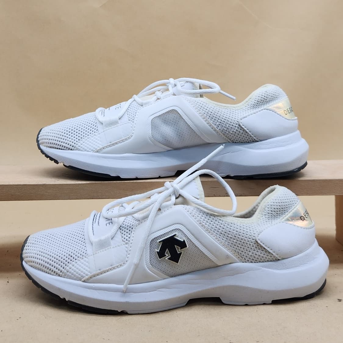 데상트 네오레이스2.0 여성운동화240  상품이미지1