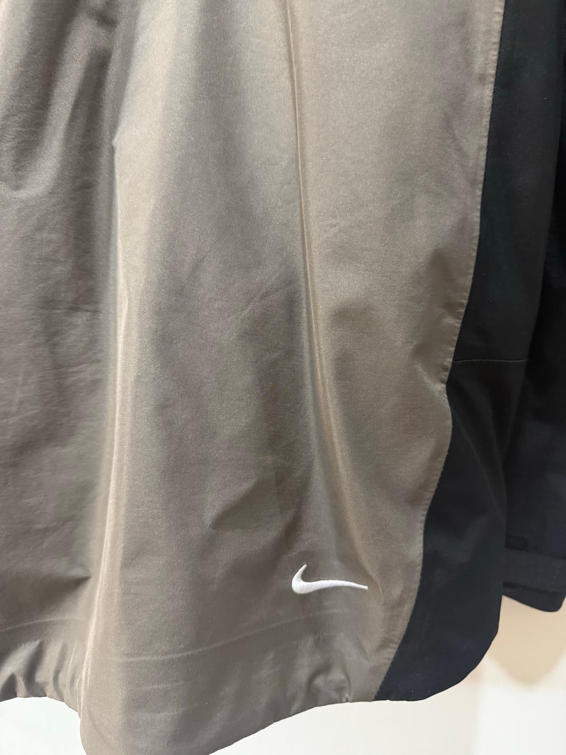 나이키 ACG 스톰핏 ADV 고어텍스 미저리 릿지 자켓 아이언 스톤 - 상품이미지4