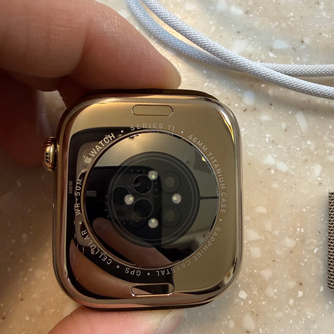 애플워치 시리즈11 티타늄골드 46mm  상품이미지2
