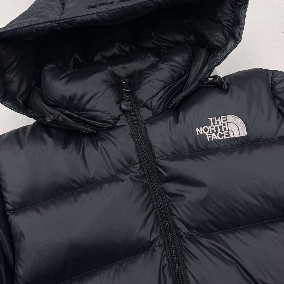 노스페이스 700 고프코어 애벌레 구스다운 눕시 경량패딩 블랙 상품이미지3