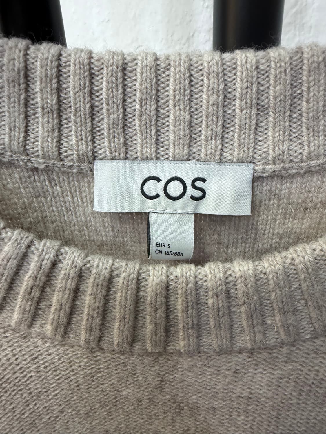 정품) COS 코스 여성 핑거홀 니트 스웨터 S 상품이미지5