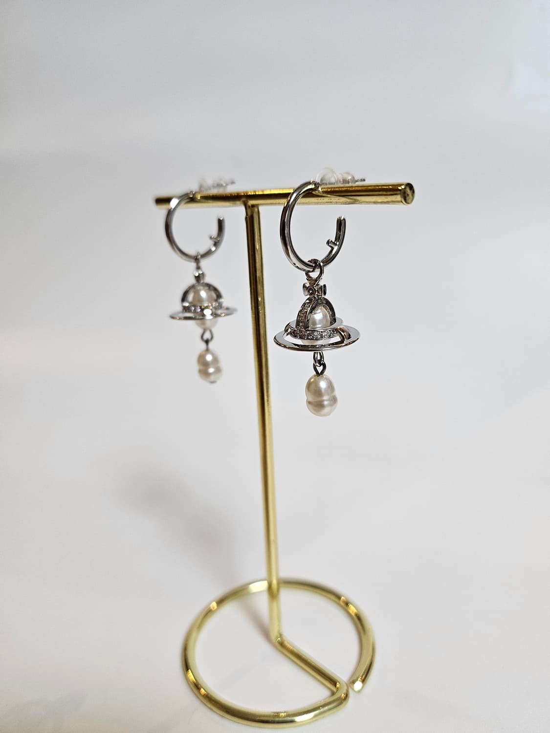 비비안웨스트우드 업사이클링 천연담수 진주 드롭 귀걸이 상품이미지4