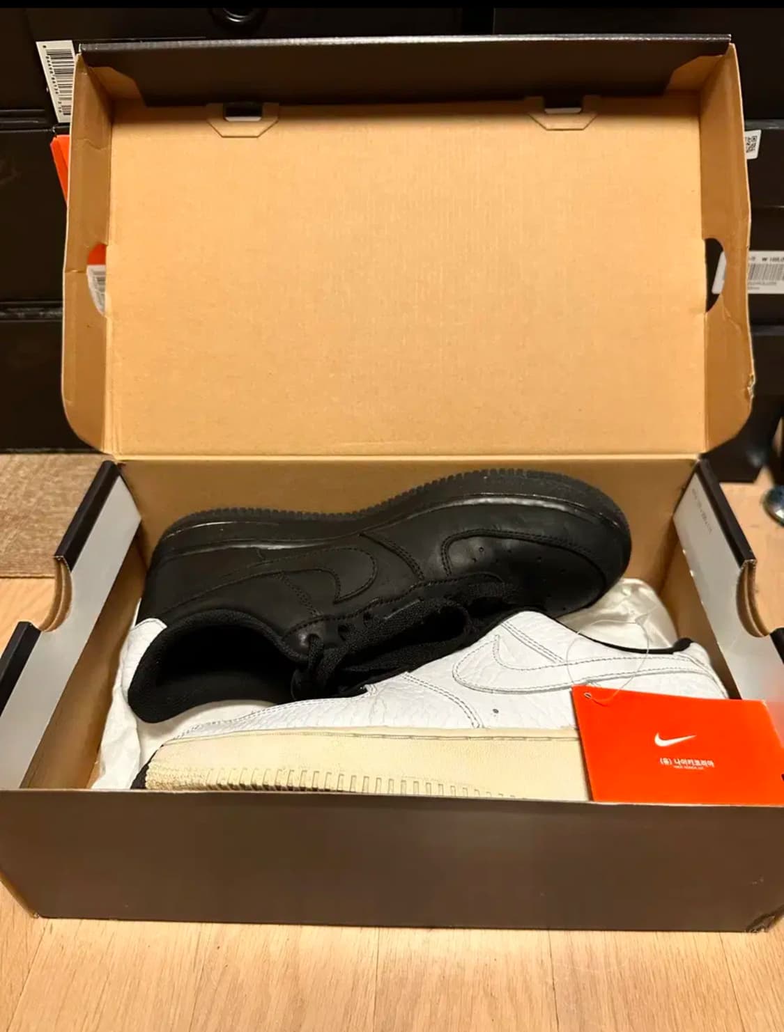 나이키 에어포스 1 로우 스플릿 화이트 블랙 상품이미지3