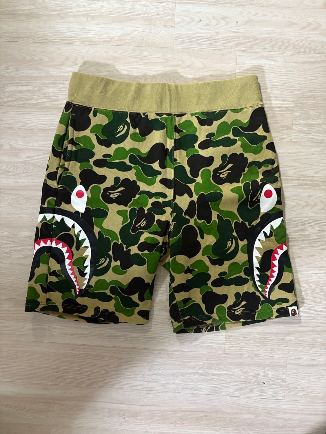 베이프 abc카모 샤크 반바지 L 판매합니다 상품이미지1