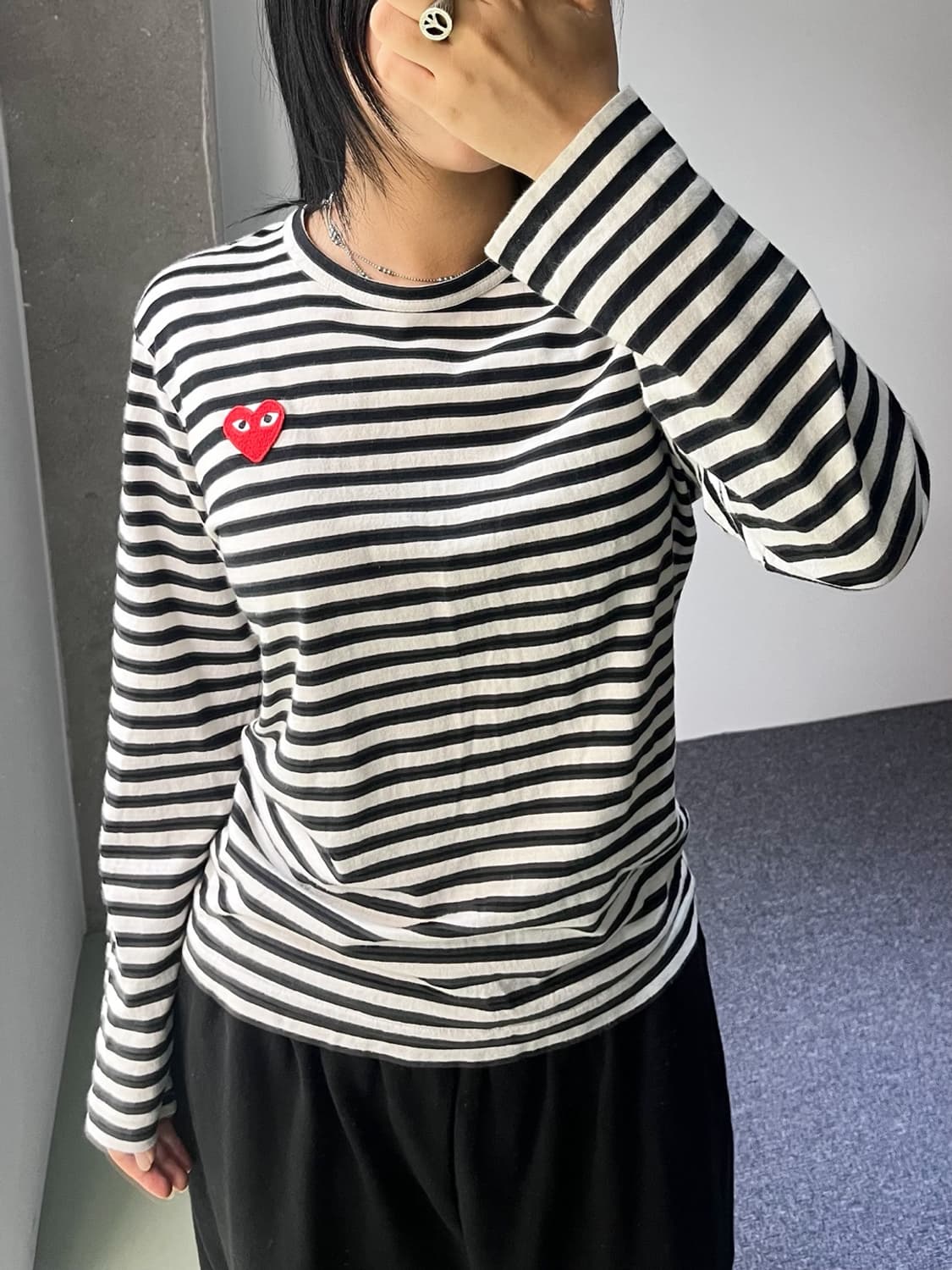 꼼데가르송 레드 하트 스트라이프 L/S 티셔츠 상품이미지1