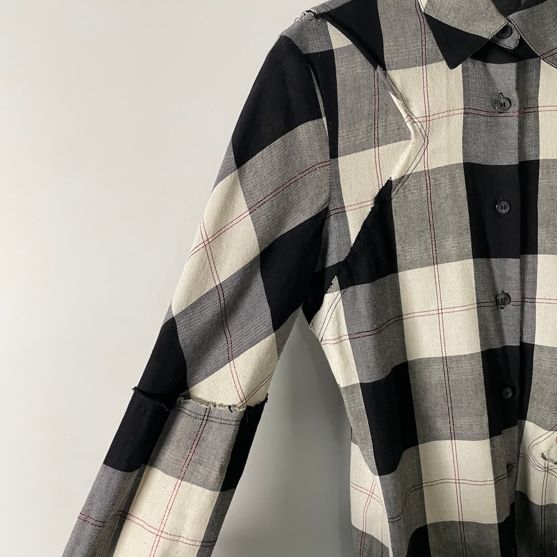 마르지엘라 MM6 체크 언발란스 셔츠 (on.345)   상품이미지4