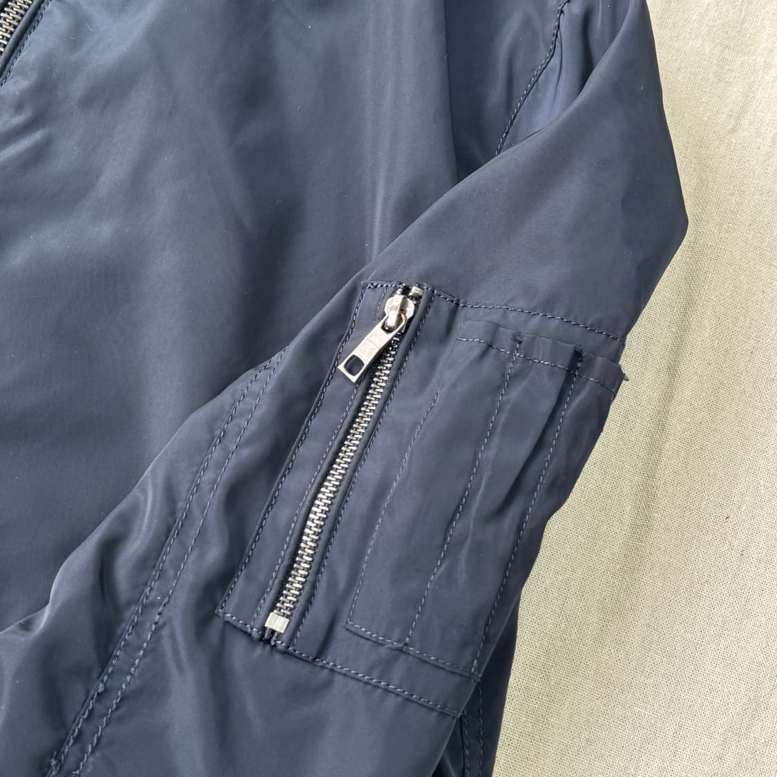 자라 나일론 네이비 봄버 L 상품이미지4