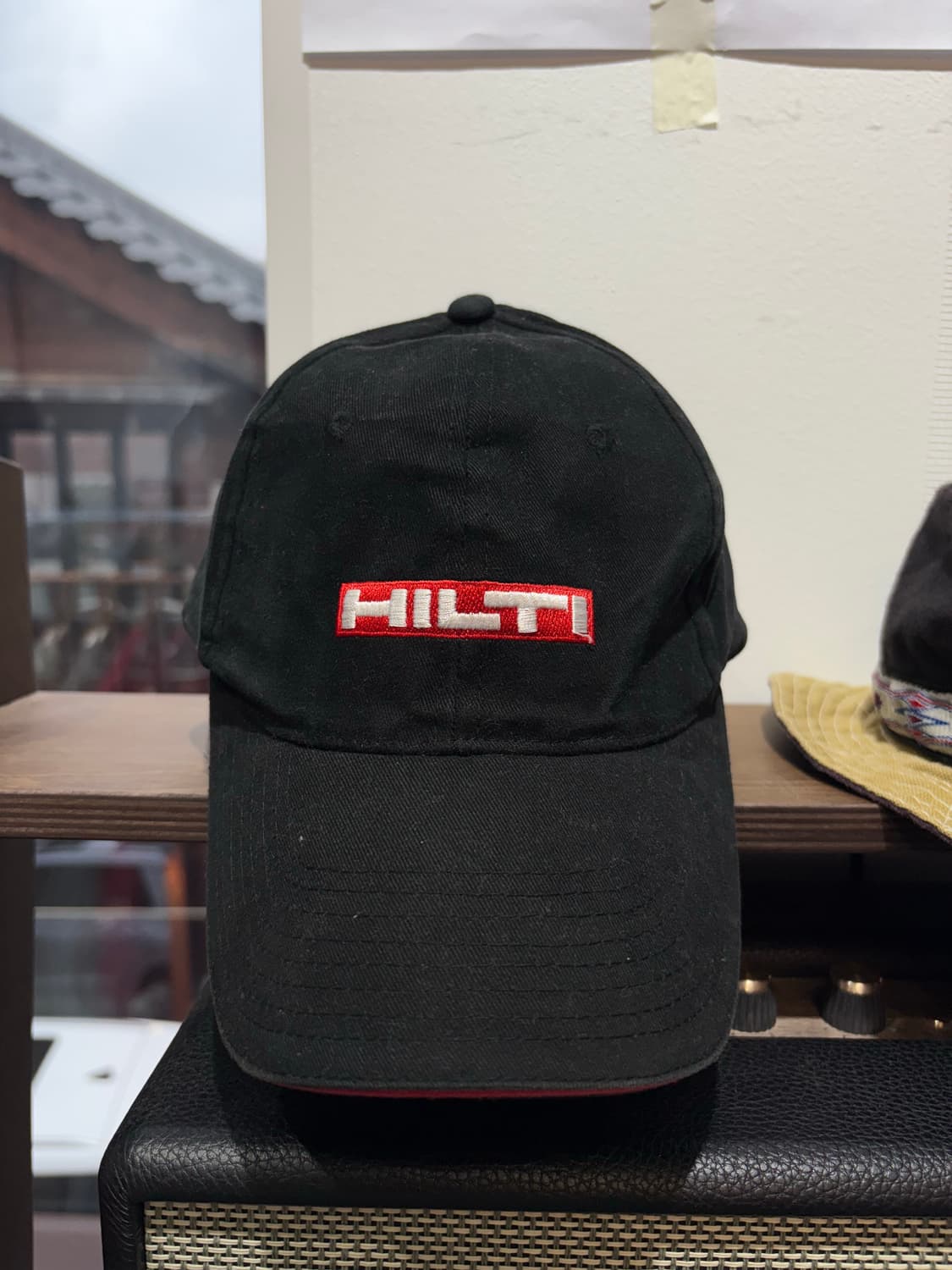 HILTI 블랙 볼캡 상품이미지1
