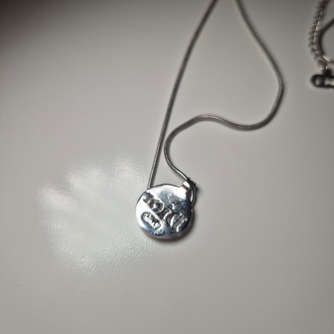 디올 코인 목걸이 (박스X) 상품이미지4