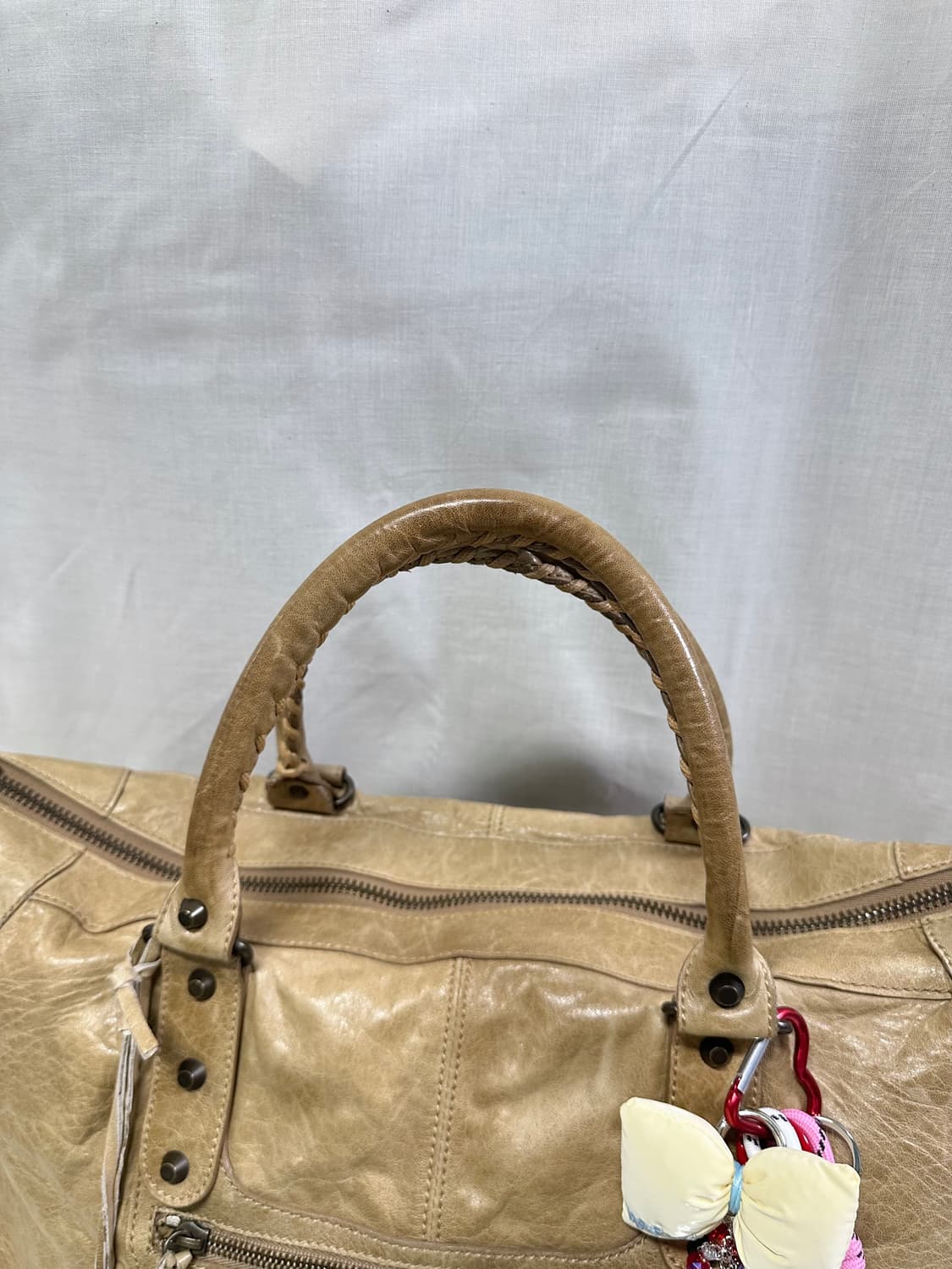 [A 정품] 발렌시아가 시티 모터백 위켄더 카라멜브라운 상품이미지4