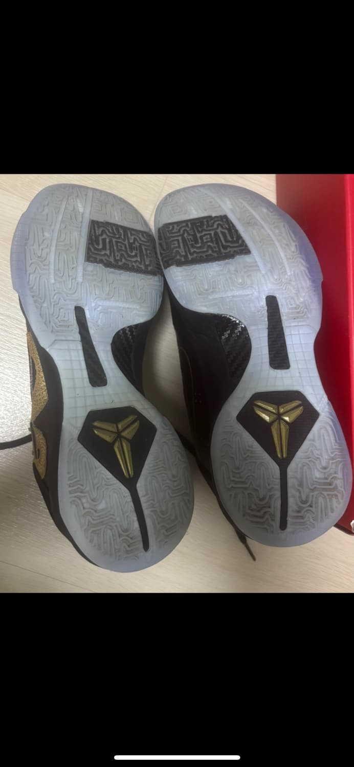 나이키 코비5 이어오브맘바 상품이미지5