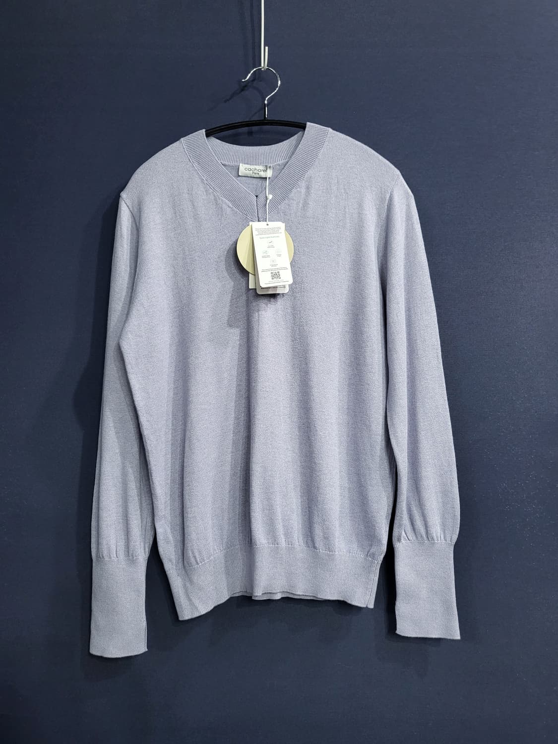 (새상품) 천연소재 브이넥 니트 상품이미지1