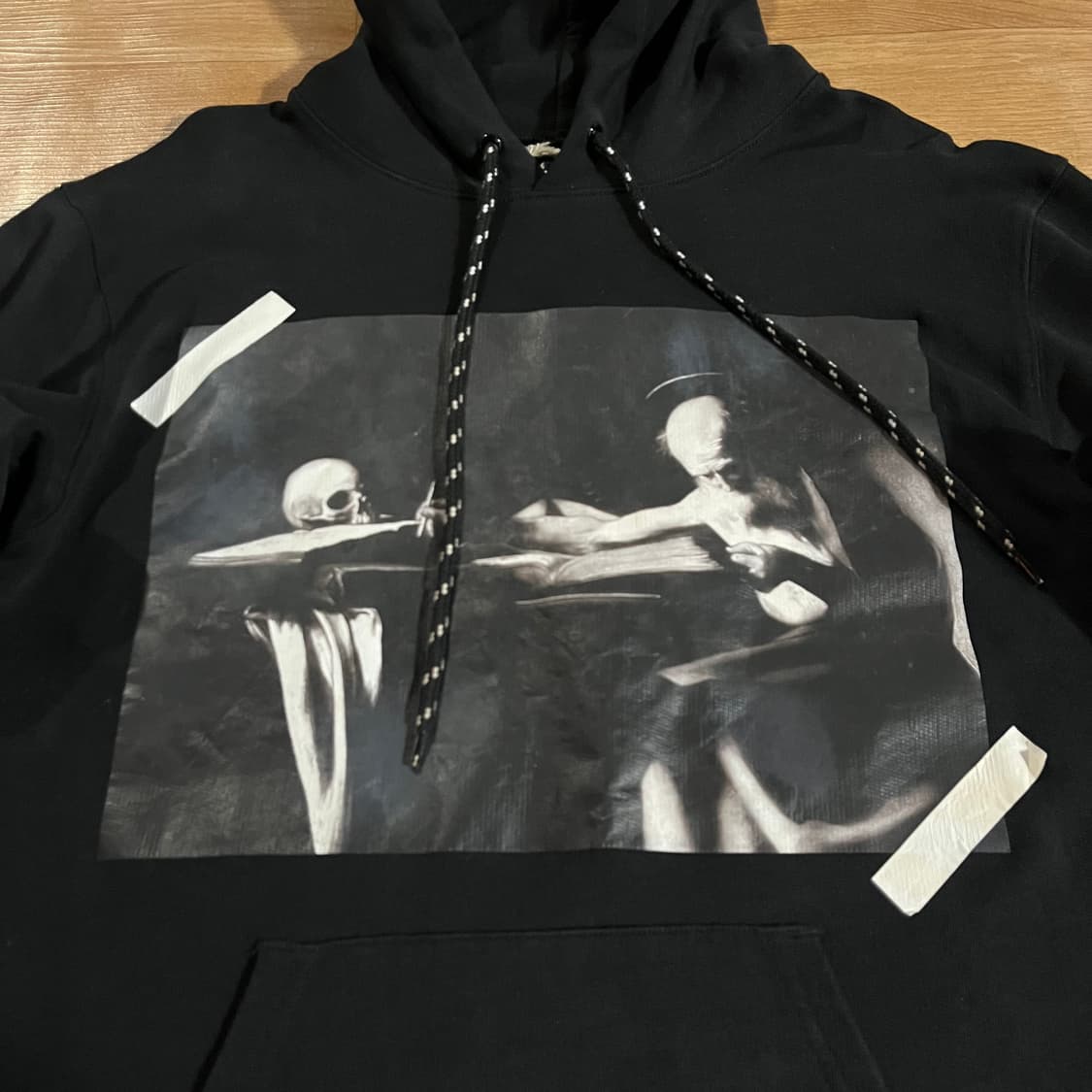 [95] 오프화이트 카라바조 스컬 후드티 상품이미지5