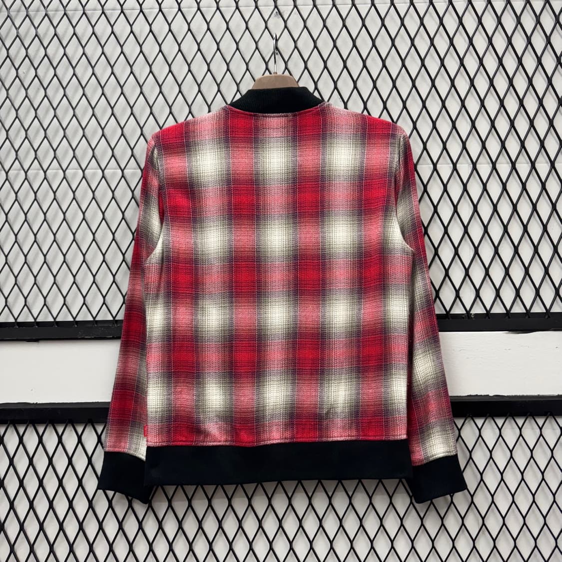 16F/W 슈프림 플래드 패턴 집업 코치자켓 레터링 로고 디테일 레드 상품이미지2