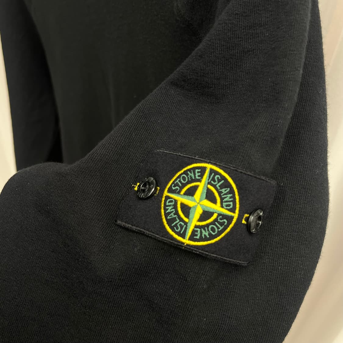 스톤아일랜드 맨투맨 블랙 (L) 상품이미지5